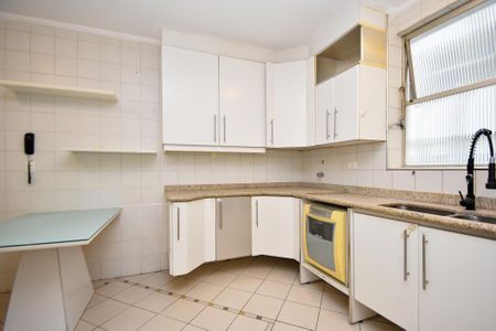 Apartamento para alugar com 230m², 3 quartos e 2 vagascozinha