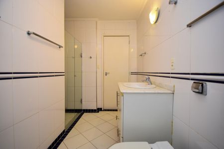 Apartamento para alugar com 230m², 3 quartos e 2 vagasbanheiro 