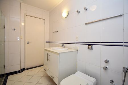 Apartamento para alugar com 230m², 3 quartos e 2 vagasbanheiro 