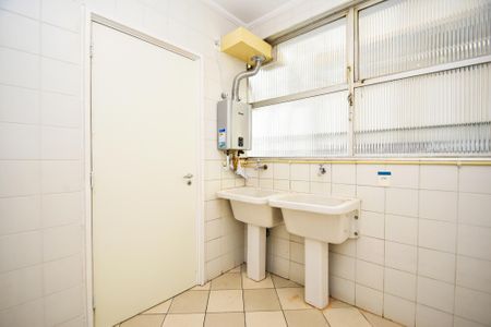 Apartamento para alugar com 230m², 3 quartos e 2 vagaslavanderia