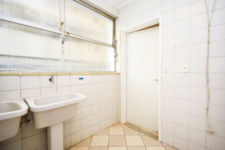 Apartamento para alugar com 230m², 3 quartos e 2 vagaslavanderia