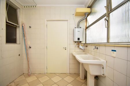 Apartamento para alugar com 230m², 3 quartos e 2 vagaslavanderia
