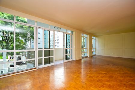 Apartamento para alugar com 230m², 3 quartos e 2 vagassala 2