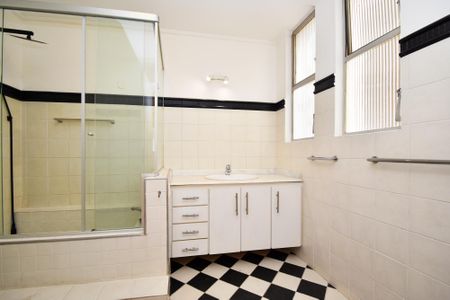 Apartamento para alugar com 230m², 3 quartos e 2 vagasbanheiro quarto 3