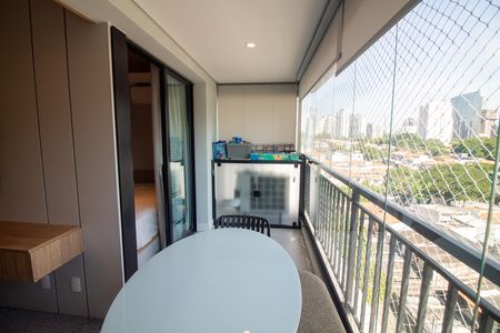 Varanda de apartamento à venda com 2 quartos, 64m² em Vila Cordeiro, São Paulo