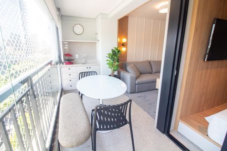 Varanda de apartamento à venda com 2 quartos, 64m² em Vila Cordeiro, São Paulo