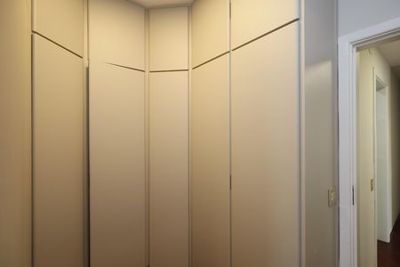 Apartamento à venda com 232m², 5 quartos e 3 vagasCloset