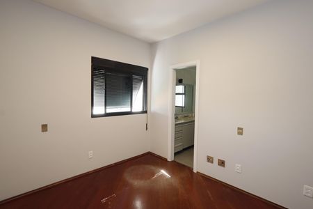 Apartamento à venda com 232m², 5 quartos e 3 vagasSuíte 1