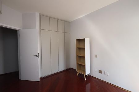 Apartamento à venda com 232m², 5 quartos e 3 vagasQuarto 2