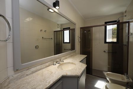 Apartamento à venda com 232m², 5 quartos e 3 vagasBanheiro 4