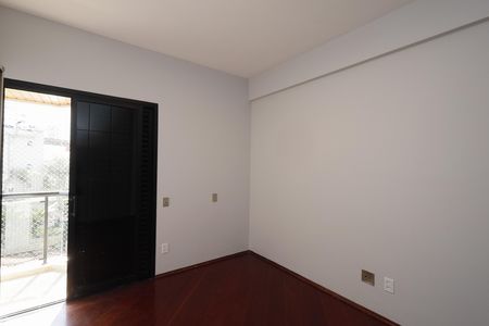 Apartamento à venda com 232m², 5 quartos e 3 vagasQuarto 2
