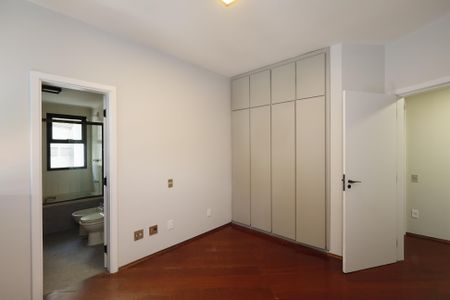 Apartamento à venda com 232m², 5 quartos e 3 vagasSuíte 1