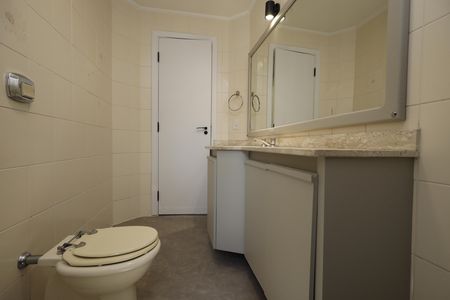 Apartamento à venda com 232m², 5 quartos e 3 vagasBanheiro 4