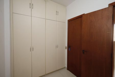 Apartamento à venda com 232m², 5 quartos e 3 vagasQuarto 5