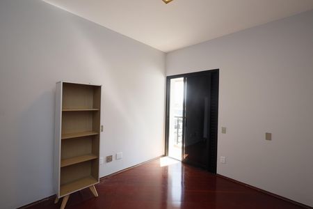 Apartamento à venda com 232m², 5 quartos e 3 vagasQuarto 2