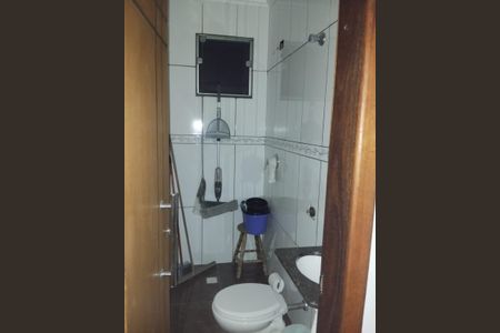 Casa à venda com 260m², 3 quartos e 2 vagas Casa à venda com 260m², 3 quartos e 2 vagasBanheiro