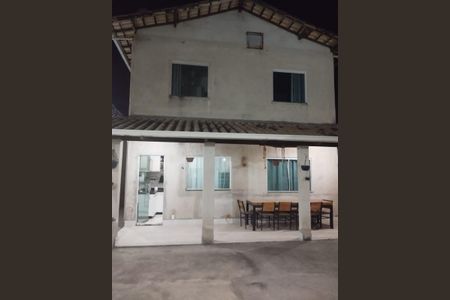 Casa à venda com 260m², 3 quartos e 2 vagas Casa à venda com 260m², 3 quartos e 2 vagasÁrea externa