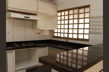 Casa para alugar com 300m², 3 quartos e 4 vagasCozinha