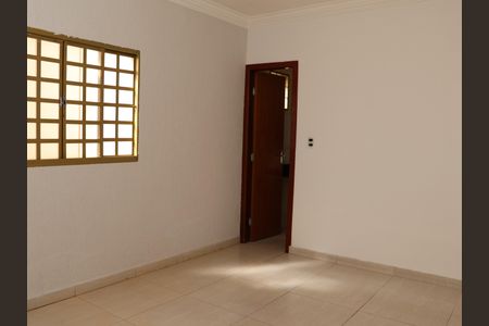 Casa para alugar com 300m², 3 quartos e 4 vagasSuite