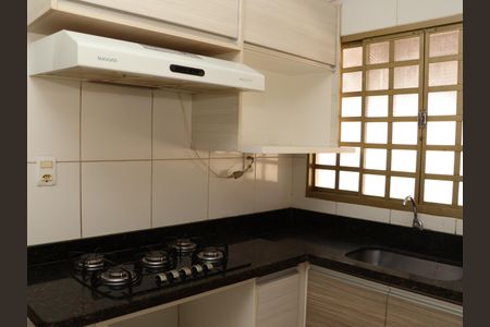 Casa para alugar com 300m², 3 quartos e 4 vagasCozinha - Armários