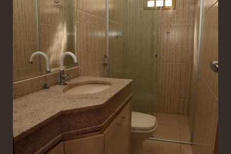 Casa para alugar com 300m², 3 quartos e 4 vagasBanheiro Corredor