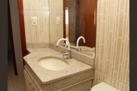 Casa para alugar com 300m², 3 quartos e 4 vagasBanheiro Corredor