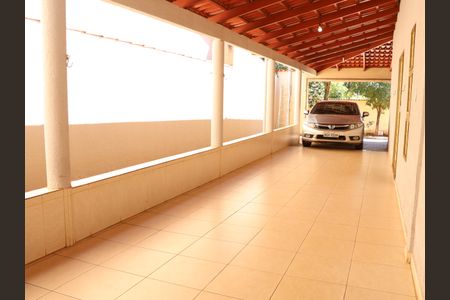 Casa para alugar com 300m², 3 quartos e 4 vagasGaragem