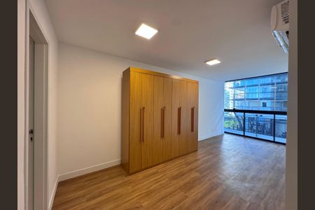 Apartamento à venda com 98m², 3 quartos e 2 vagas Apartamento à venda com 98m², 3 quartos e 2 vagasSuite