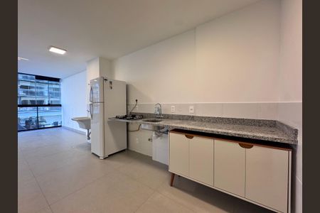 Apartamento à venda com 98m², 3 quartos e 2 vagas Apartamento à venda com 98m², 3 quartos e 2 vagasCozinha e Área de Serviço