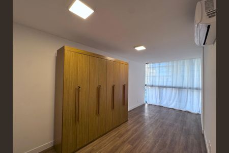 Apartamento à venda com 98m², 3 quartos e 2 vagas Apartamento à venda com 98m², 3 quartos e 2 vagasSuite
