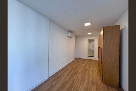 Apartamento à venda com 98m², 3 quartos e 2 vagas Apartamento à venda com 98m², 3 quartos e 2 vagasSuite