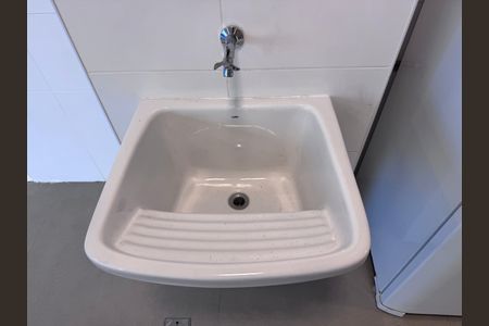 Apartamento à venda com 98m², 3 quartos e 2 vagas Apartamento à venda com 98m², 3 quartos e 2 vagasCozinha e Área de Serviço