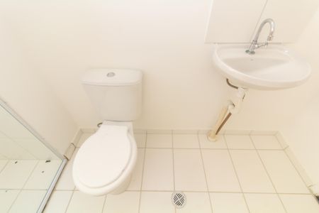 Apartamento para alugar com 47m², 2 quartos e sem vaga Apartamento para alugar com 47m², 2 quartos e sem vagaBanheiro
