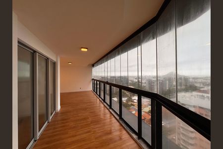 Apartamento à venda com 119m², 3 quartos e 2 vagasVaranda