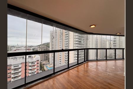 Apartamento à venda com 119m², 3 quartos e 2 vagasVaranda