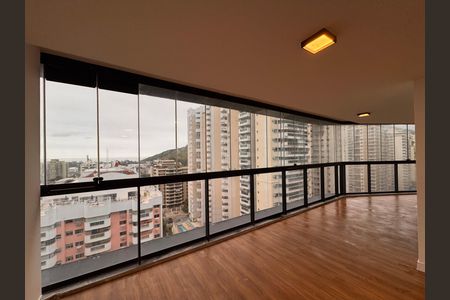 Apartamento à venda com 119m², 3 quartos e 2 vagasVaranda