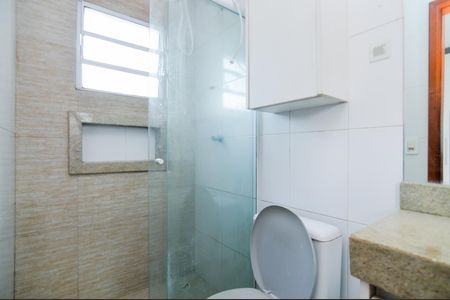 Banheiro de kitnet/studio para alugar com 1 quarto, 30m² em Jardim Arapongas, Guarulhos