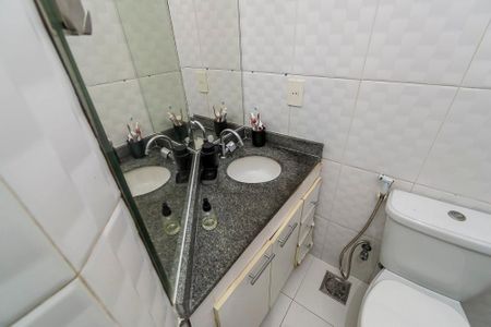 Apartamento à venda com 67m², 2 quartos e 1 vagaBanheiro Social