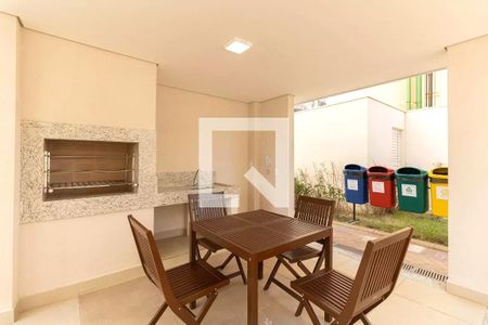 Apartamento para alugar com 33m², 2 quartos e sem vagaÁrea comum - Churrasqueira