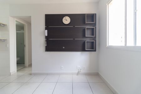 Sala de apartamento para alugar com 2 quartos, 33m² em Parque Fongaro, São Paulo