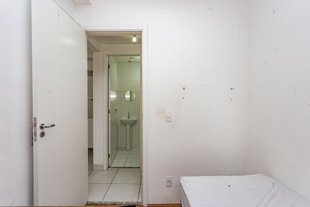 Quarto 1 de apartamento para alugar com 2 quartos, 33m² em Parque Fongaro, São Paulo