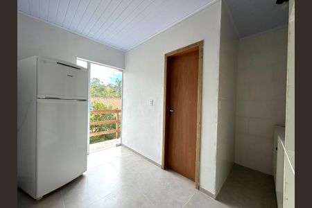 Cozinha  de kitnet/studio para alugar com 1 quarto, 40m² em Alto Ribeirão Leste, Florianópolis