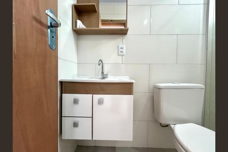 Banheiro  de kitnet/studio para alugar com 1 quarto, 40m² em Alto Ribeirão Leste, Florianópolis