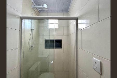 Banheiro  de kitnet/studio para alugar com 1 quarto, 40m² em Alto Ribeirão Leste, Florianópolis