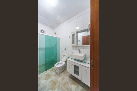 Casa à venda com 268m², 5 quartos e 2 vagasBanheiro casa 3