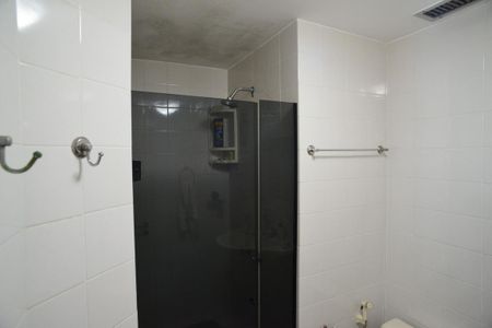Apartamento à venda com 71m², 2 quartos e 1 vagaBanheiro Suíte Principal