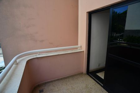 Apartamento à venda com 71m², 2 quartos e 1 vagaVaranda