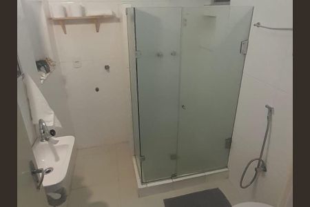 Banheiro de apartamento para alugar com 1 quarto, 24m² em Copacabana, Rio de Janeiro
