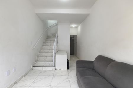 Casa de condomínio para alugar com 55m², 2 quartos e 2 vagasSala