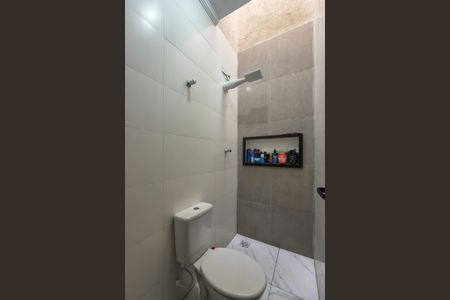 Casa de condomínio para alugar com 55m², 2 quartos e 2 vagasBanheiro 